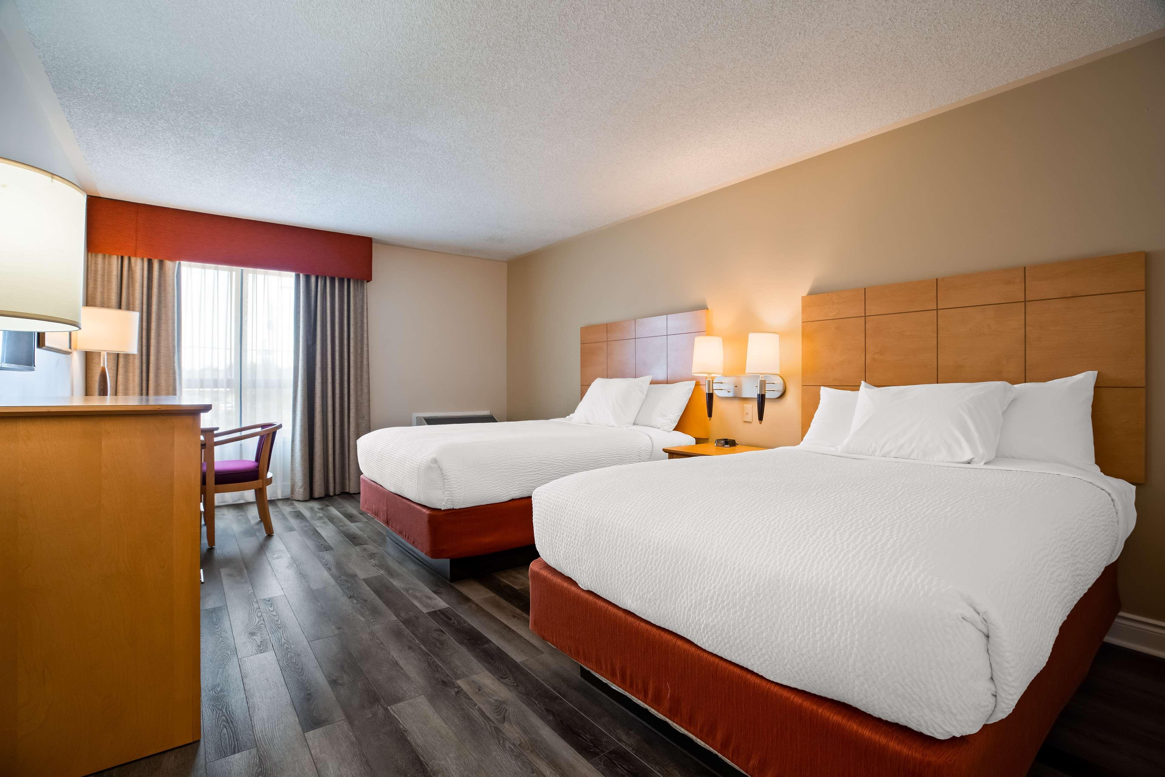 Best Western Smiths Falls Hotel Exterior photo