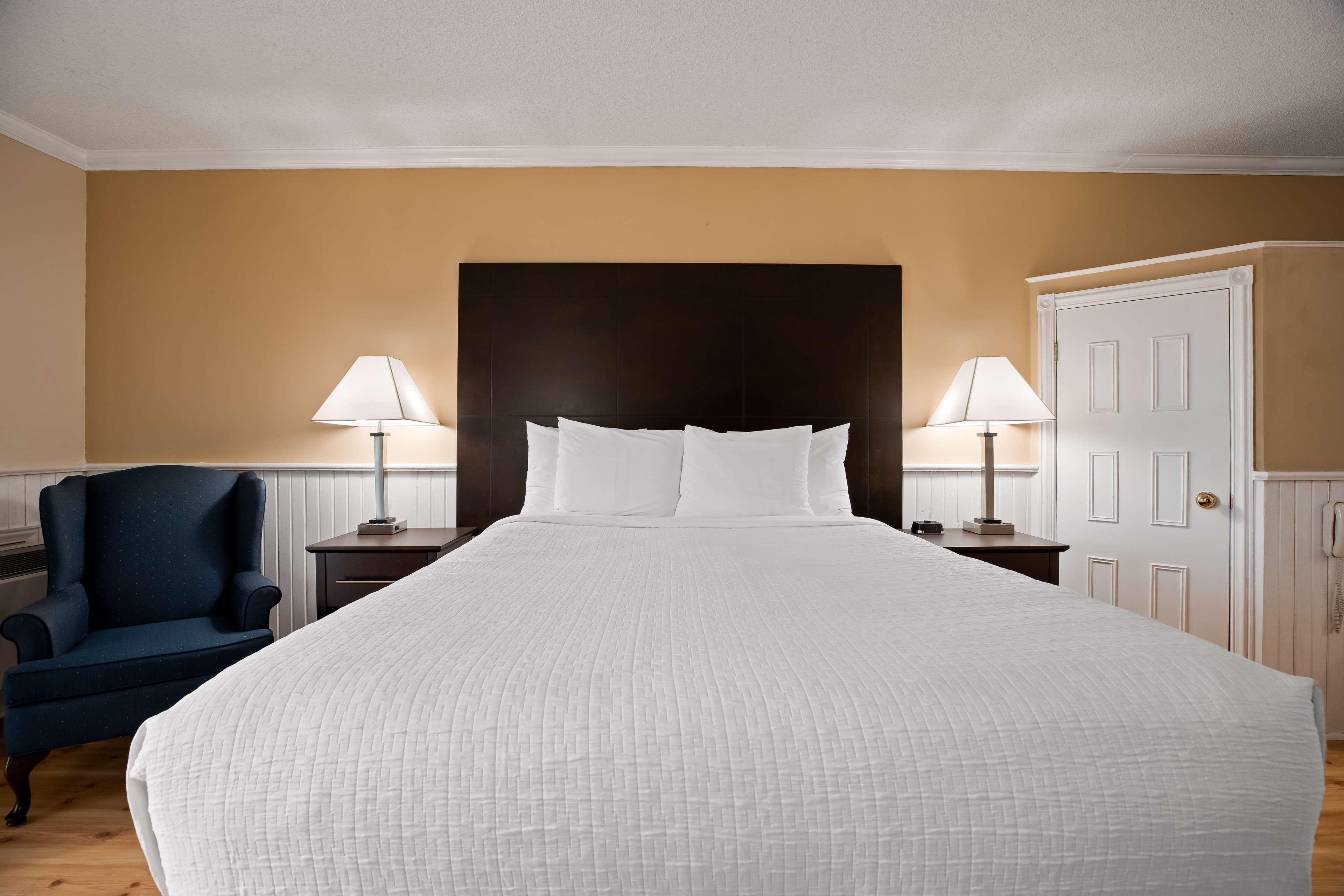 Best Western Smiths Falls Hotel Exterior photo