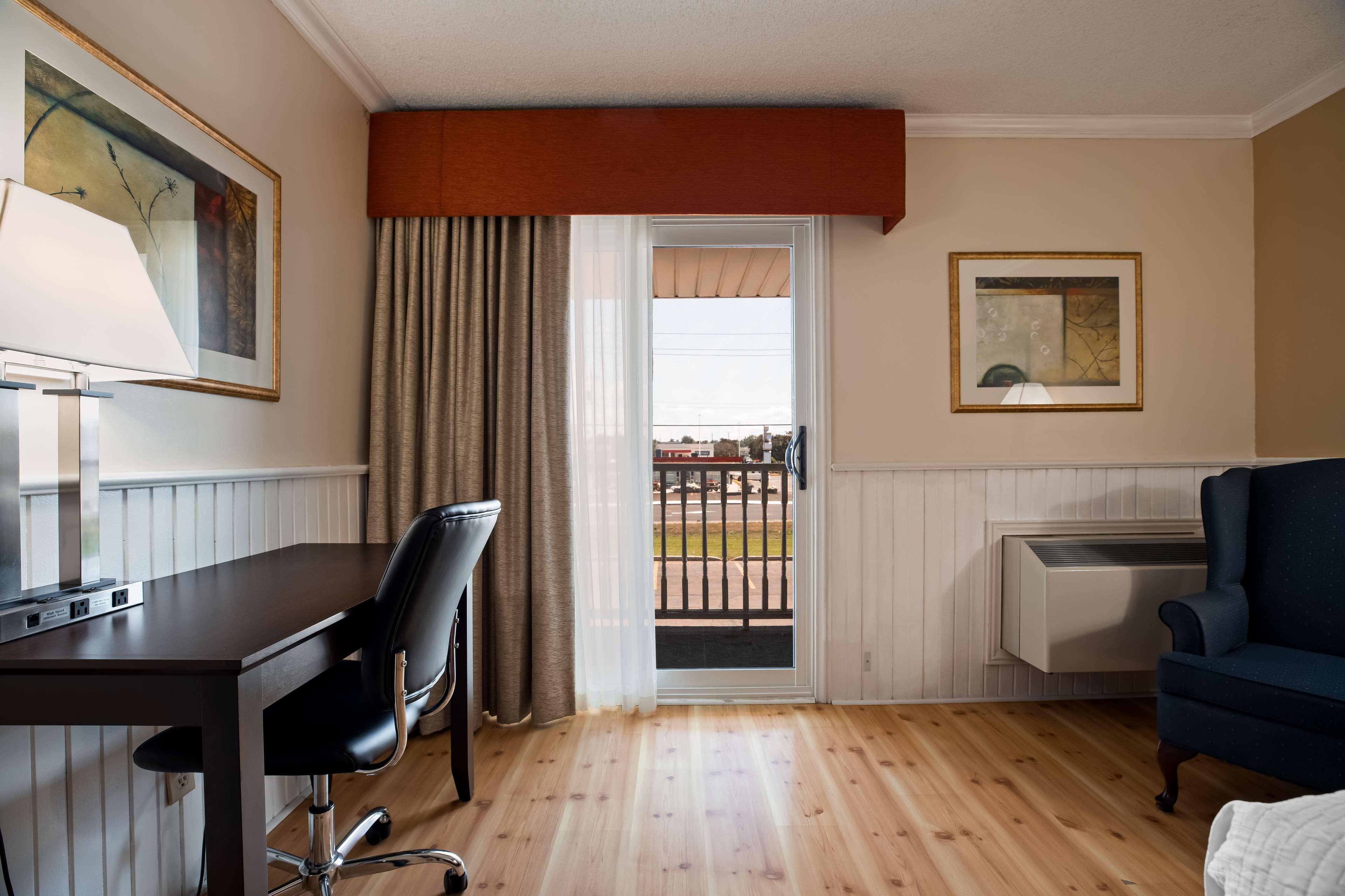 Best Western Smiths Falls Hotel Exterior photo