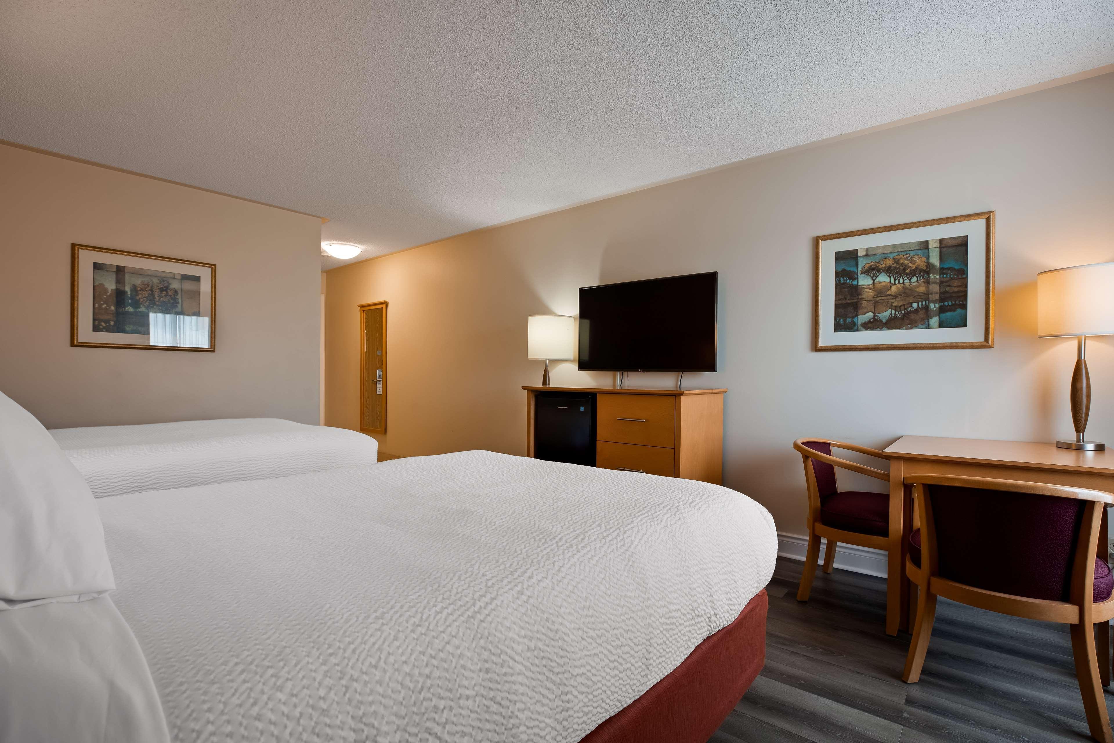 Best Western Smiths Falls Hotel Exterior photo